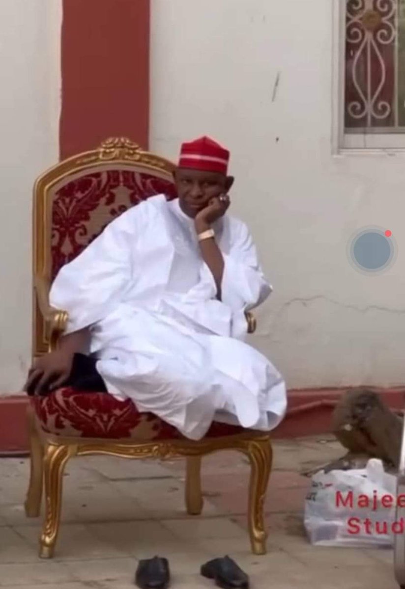 A__yabo's tweet photo. How can a governor be this useless? As a governor how can you allow yourself to be the 3rd most powerful person in your state? Abba kabir yusuf is the perfect definition of “remote”, he has no say in anything that’s going on in kano. 

Zero influence on national level and zero influence in his state.