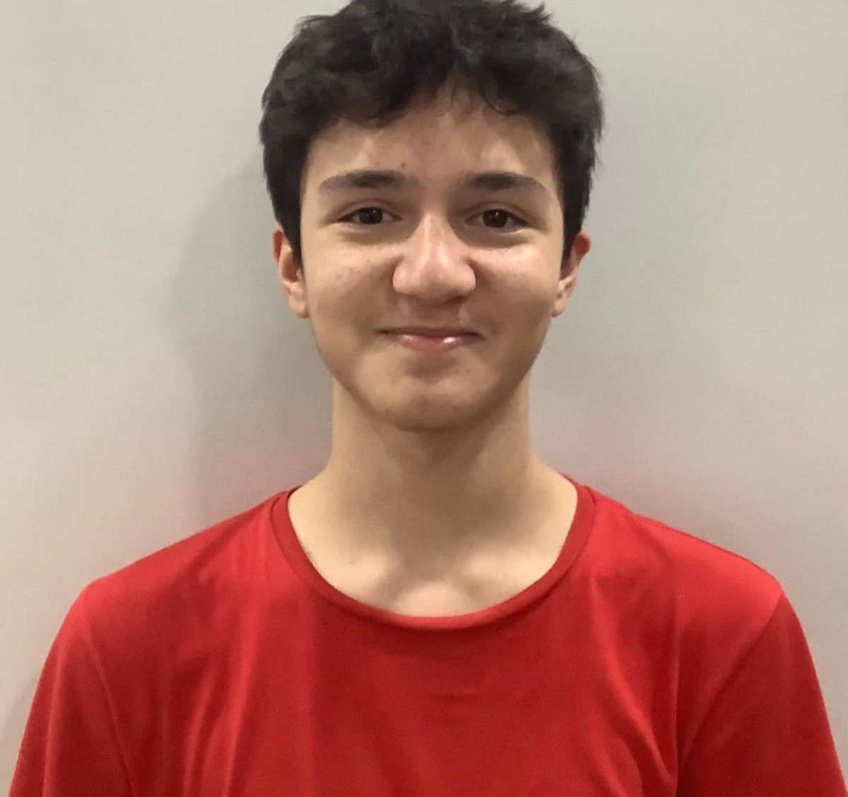 Gebze’de yüksekten düştüğü öğrenilen 15 yaşındaki bir gencin cansız bedeni yol üzerinde bulundu