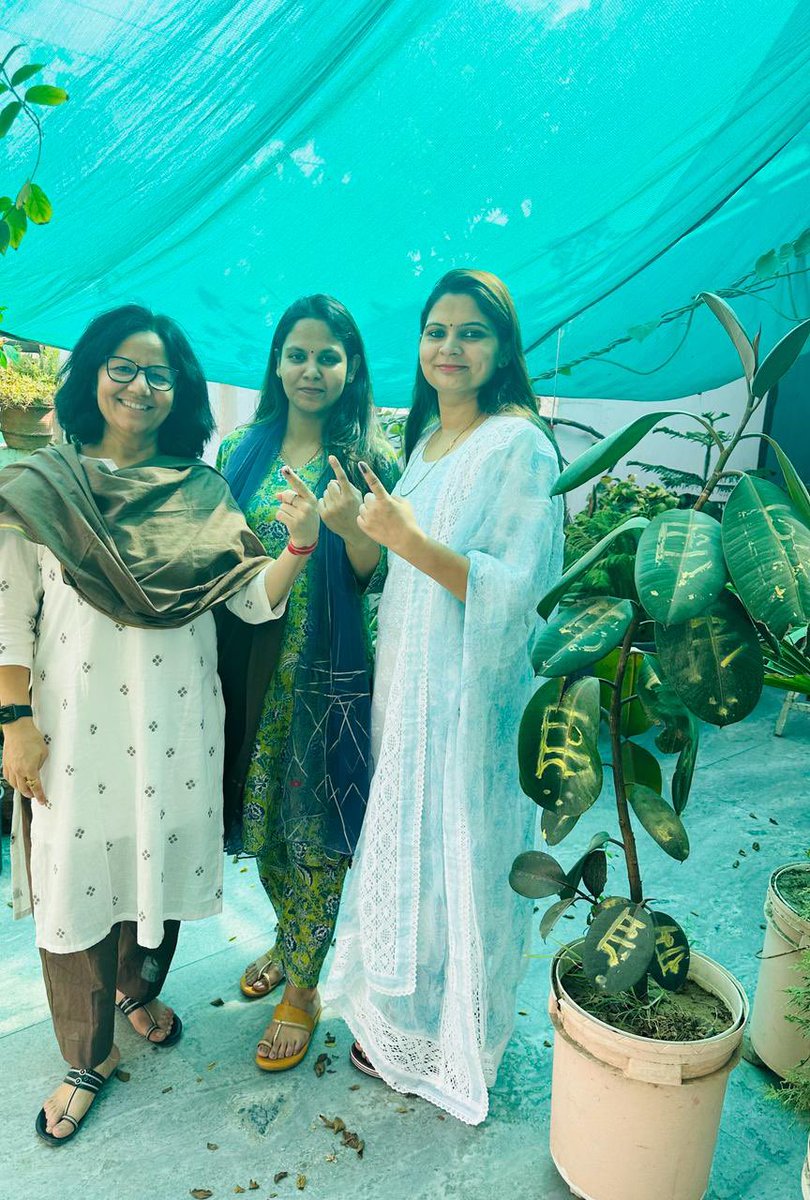 yadavmamta11's tweet photo. #वंदे_भारत #NationFirst_VotingMust
लोकतंत्र को मज़बूत करने में मेरा भी सहयोग
मेरा वोट -मेरी ताक़त
मेरी ताक़त -मेरा देश https://t.co/5ZE4H8EAso