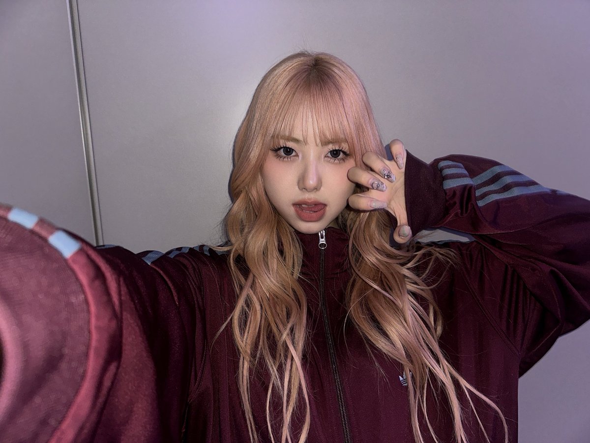 RBW_PURPLEKISS's tweet photo. [#이레]
먕✌️ https://t.co/q6bcKmc079