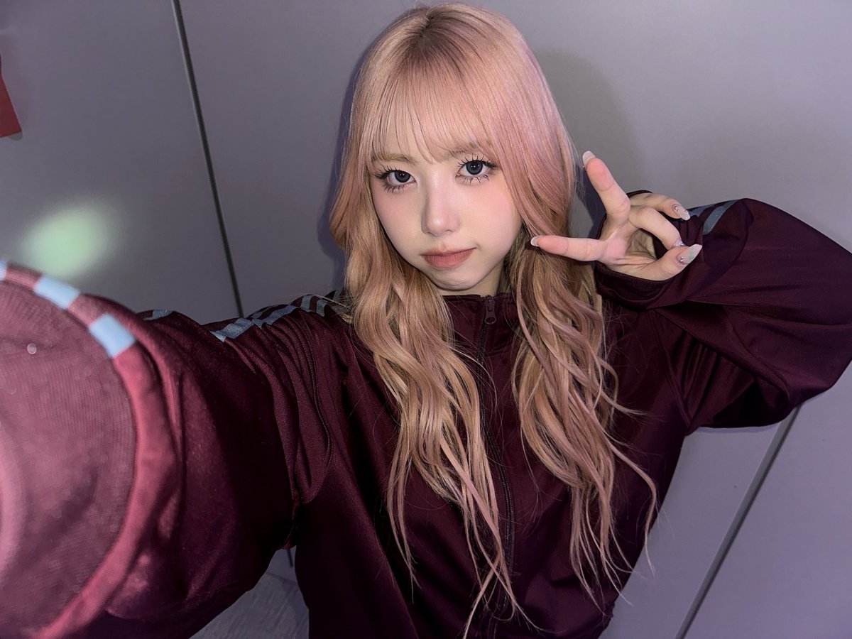 RBW_PURPLEKISS's tweet photo. [#이레]
먕✌️ https://t.co/q6bcKmc079