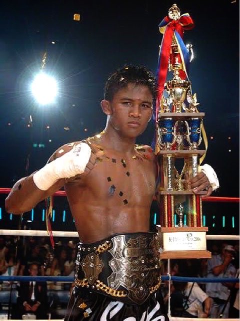 Buakaw’s Team teasing him joining K-1 Max 2024 Tournament. If he somehow wins, he would win it exactly on the day of the 20-year anniversary of his 2004 legend-making K-1 Max 2004 run. Nothing is confirmed yet, and I believe both sides are likely entering final negotiation.