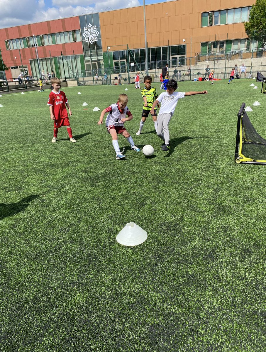 MMSoccerSchool's tweet photo. Super Saturdays in the sun ☀️ A 3vs3 tournament to take us into half term ⚽️ https://t.co/0DP0K6tkqJ