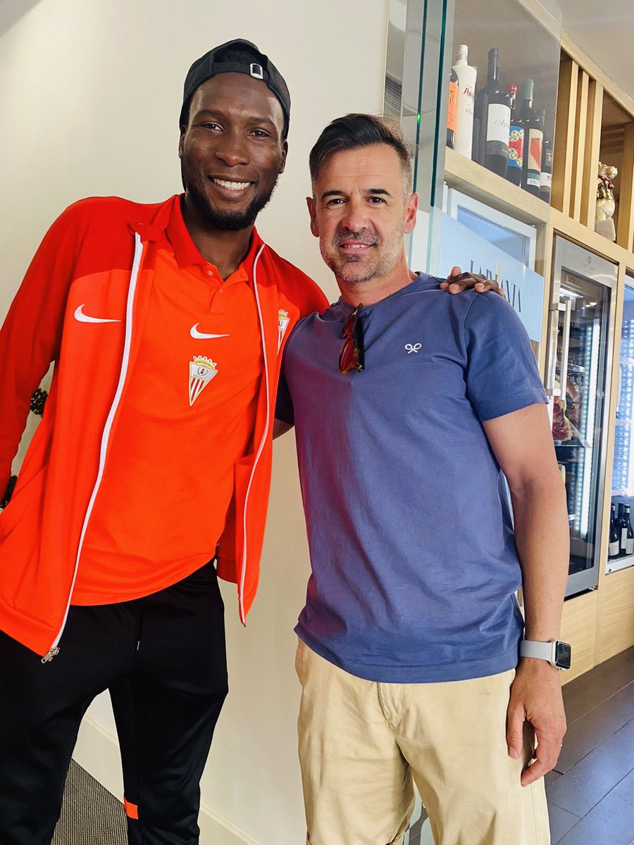 Como me alegro volver a verte capi <a href="/RuizYona/">Tecnificacion Jonathan Ruiz</a> 
Que buenos recuerdos <a href="/SDP_1922/">SD Ponferradina SAD</a>