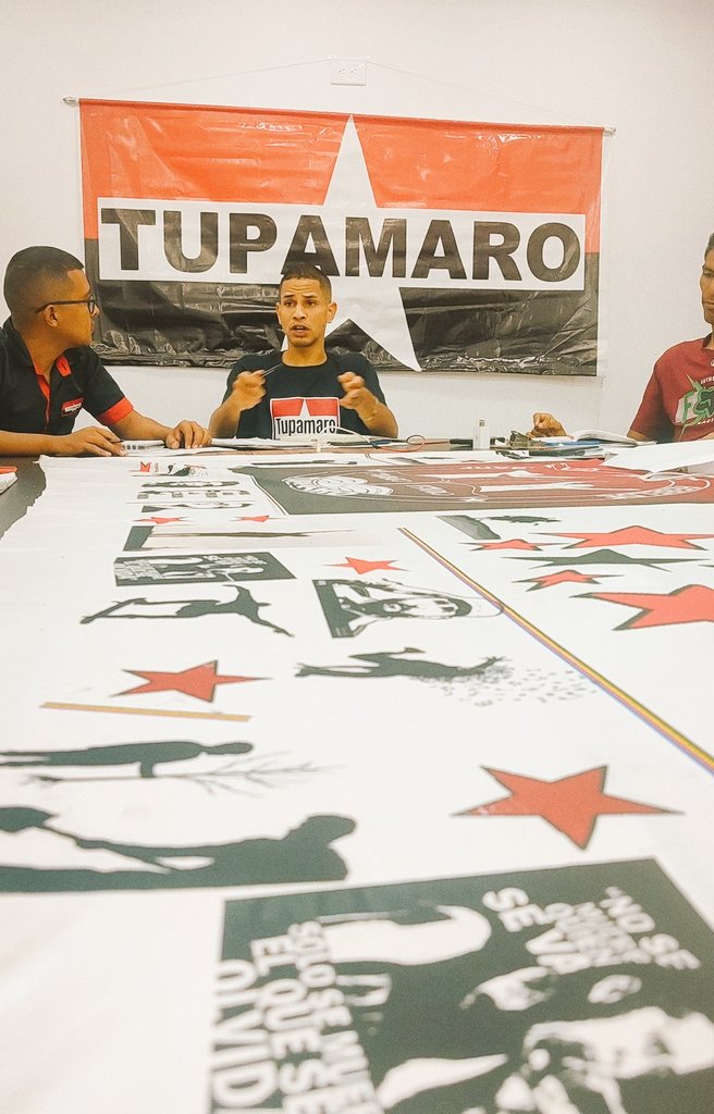 “Si queremos construir la sociedad que prefiguramos. "La sociedad de la Mujer y el Hombre nuevo", es importante poner en práctica y desarrollar nuevos valores en nuestra juventud”.

<a href="/NicolasMaduro/">Nicolás Maduro</a> <a href="/WBenavides_MRT/">Williams Benavides</a> <a href="/Tupa_Esteban/">Esteban Fernández</a> <a href="/TupamaroMRT_/">Movimiento Revolucionario TUPAMARO Vzla.</a>