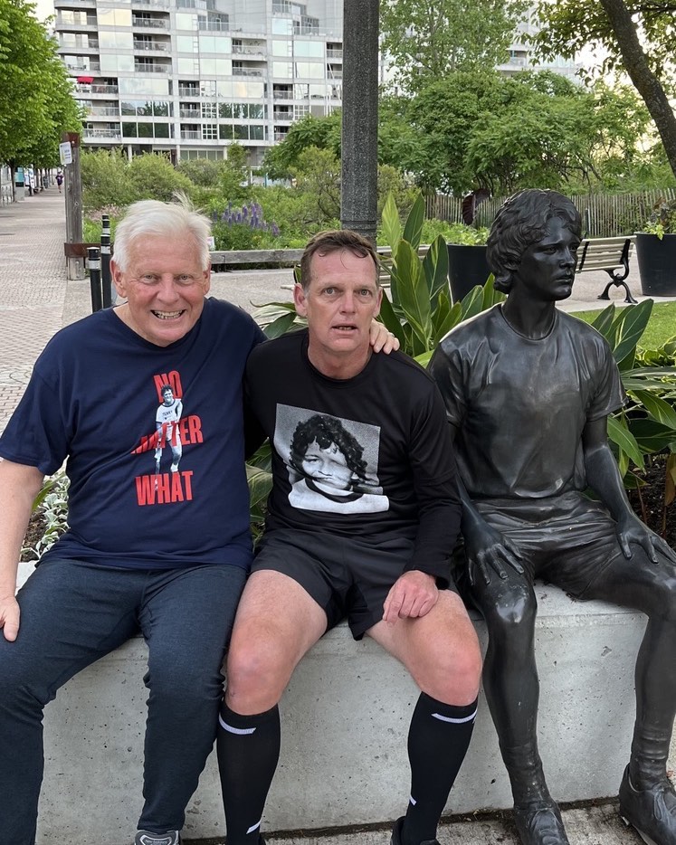 Paul Alofs (@alofs) on Twitter photo With <a href="/dbacfox/">Darrell Fox</a> at the incredible and inspirational <a href="/terryfox/">哎哟喂</a> monument. Over 300 of Canada's best and brightest #cancerresarch leaders collaborating this weekend in Toronto. <a href="/TerryFoxCanada/">Terry Fox Foundation</a> <a href="/tfri_research/">Terry Fox Research Institute</a> <a href="/jwoodgett/">Jim Woodgett</a> leading the way! #terryfox #collaboration #healthcare With <a href="/dbacfox/">Darrell Fox</a> at the incredible and inspirational <a href="/terryfox/">哎哟喂</a> monument. Over 300 of Canada's best and brightest #cancerresarch leaders collaborating this weekend in Toronto. <a href="/TerryFoxCanada/">Terry Fox Foundation</a> <a href="/tfri_research/">Terry Fox Research Institute</a> <a href="/jwoodgett/">Jim Woodgett</a> leading the way! #terryfox #collaboration #healthcare