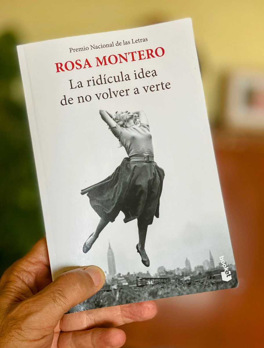 JUANANTON1O's tweet photo. “ El poeta es un fingidor. Finge tan completamente que llega a fingir dolor del dolor que de veras siente” (Fernando do Pessoa). Ya  tenemos libro para el próximo Café Literario. Biblioteca de Xaloc, 19 de junio, 18 h. ☕️ https://t.co/7RmmOFhalM