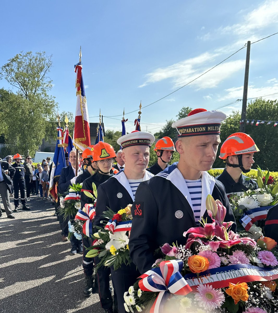 Inauguration de la stèle de la liberté au Mesnil au Val une très belle cérémonie pour rappeler que la paix est précieuse. Cette cérémonie participe à honorer et transmettre la mémoire de nos libérateurs. Belle implication des scolaires dans cette démarche de mémoire. @LaManche50