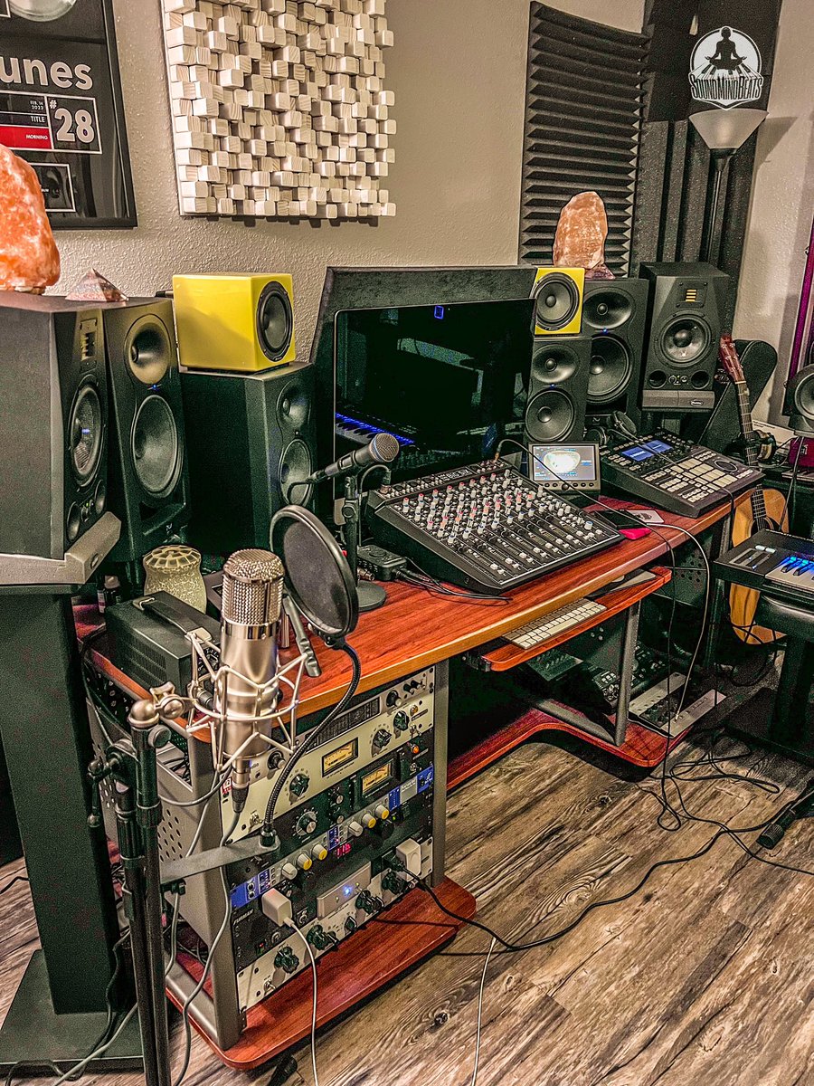 SoundMindBeats1's tweet photo. How many hours do you spend in the studio every week? https://t.co/0JihEgprVg