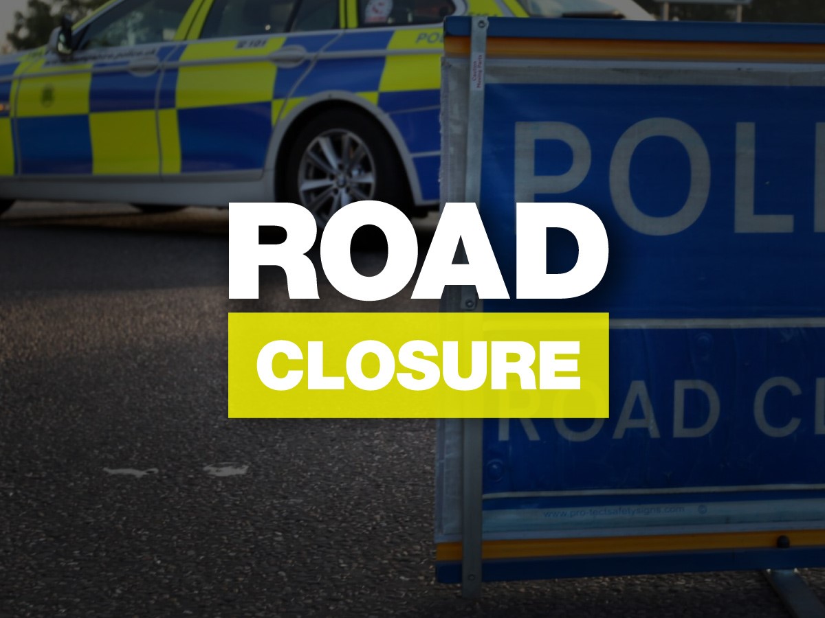 Update from Ryde. We are investigating a serious collision at the junction of George Street and Cross Street involving four cars and a pedestrian. The roads George Street, Meville Street and Cross Street will remained closed whilst we carry out our enquiries. RPU Andy 🚔