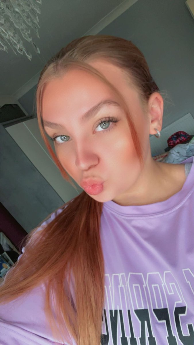 Caitx14's tweet photo. My new fav hair colour🤩 https://t.co/qA8iknDjx5