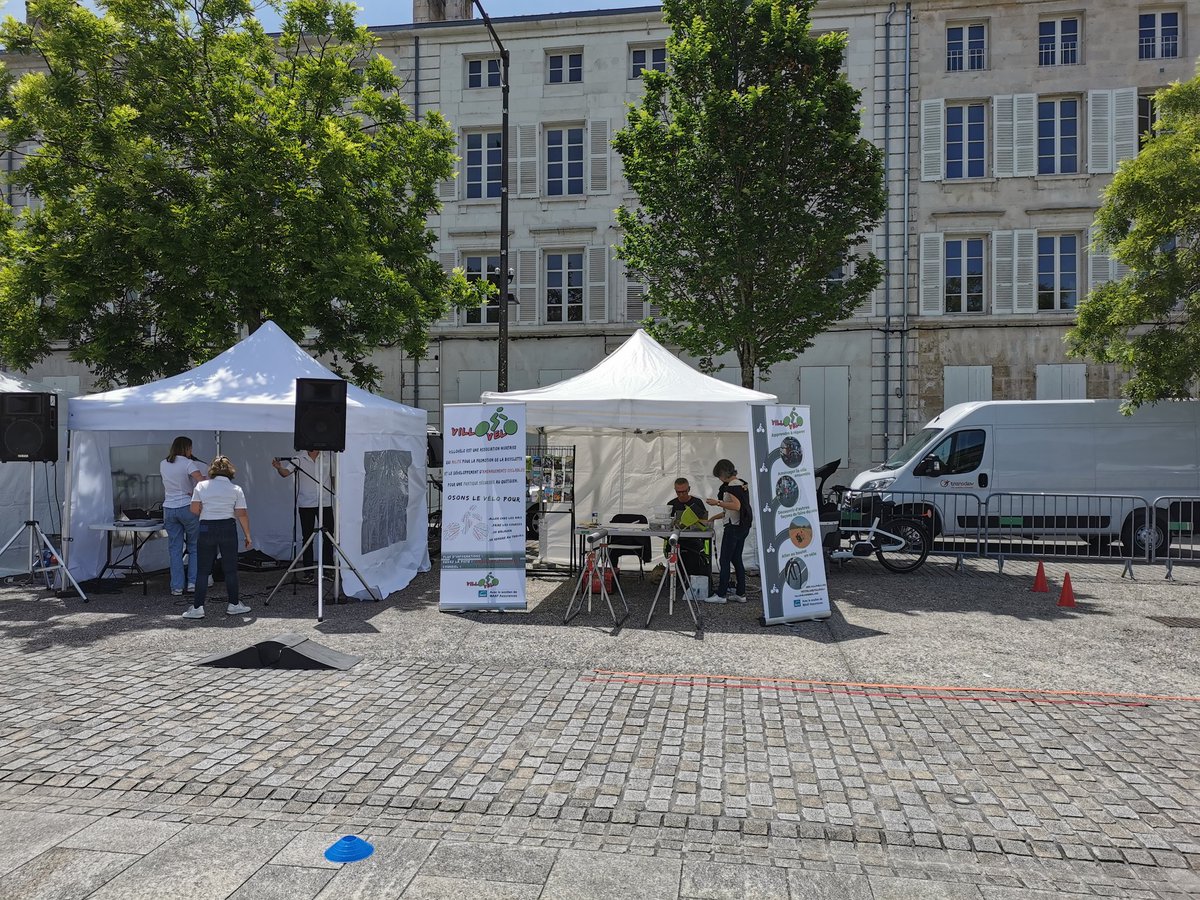 Nous sommes en place pour la fête du vélo
