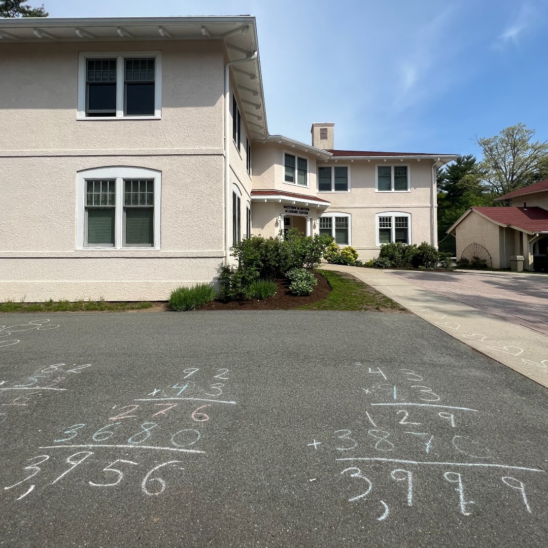 LandmarkSchool's tweet image. It&apos;s amazing to see evidence of Landmark&apos;s Six Teaching Principles™ everywhere you look as soon as you step onto the campus ☀️ 

landmarkschool.org/our-school/lan… (click on our lnk.bio)

#landmarkschool #education #teachingreading #scienceofreading #lbld #adhd