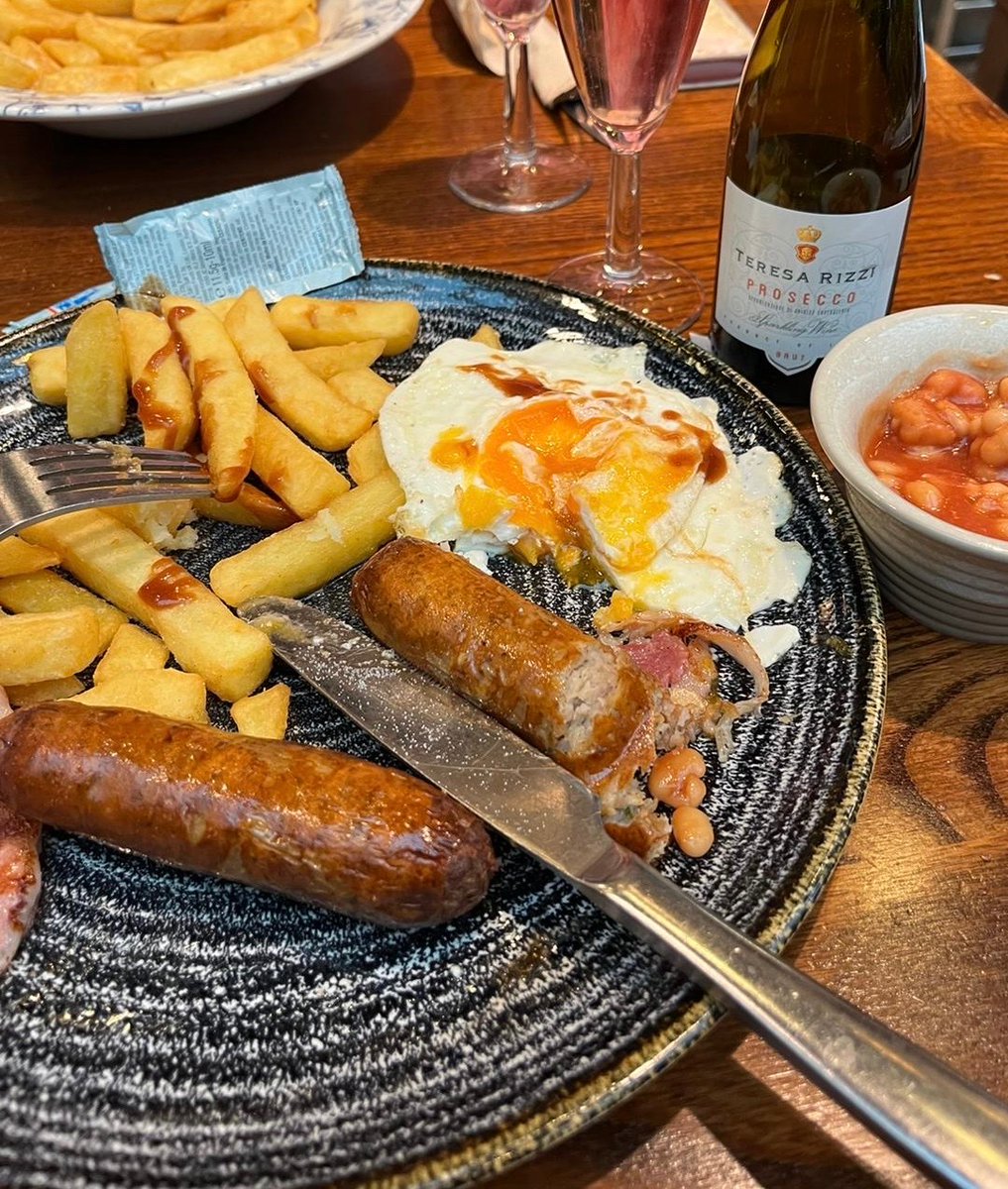 Traditional airport Spoons to kickstart the holiday. I would say I’m glad to be escaping election fever but I’m going to the US. Out of the frying pan …