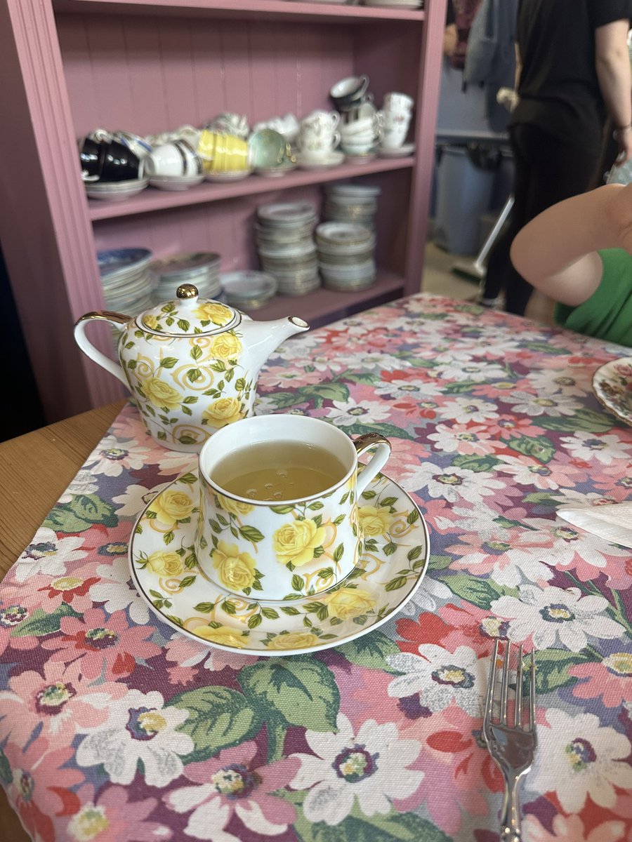 Found the sweetest little tea room in my local village … now off to the farm!