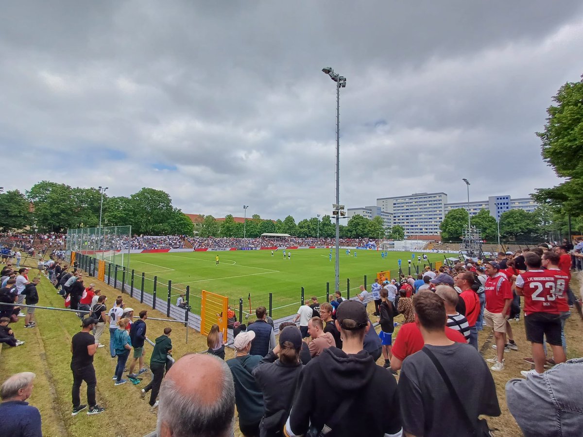 Berliner Pokalfinale 2024, <a href="/ViktoriaBerlin/">Viktoria Berlin</a> vs <a href="/makkabifussball/">TuS Makkabi Berlin</a> 3:0. 
Mit Grüßen an @lennartwermke, <a href="/KaiFeldhaus/">Kai Feldhaus</a>, <a href="/a_rickmann/">Andreas Rickmann</a>, @MarcusWegerhoff, <a href="/BILD_Marburg/">Matthias Marburg</a>, <a href="/GermanDaggers/">Leon Potuzhek</a> und <a href="/ae89/">ae89</a>.