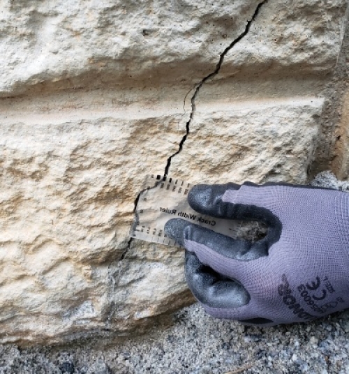 Cracks in concrete walls can quickly develop into larger cracks and can let moisture through. 😱 Walls need to maintain their structure; otherwise, even the smallest amount of water 💧 that LocalInfoForYou.com/151229/how-to-…