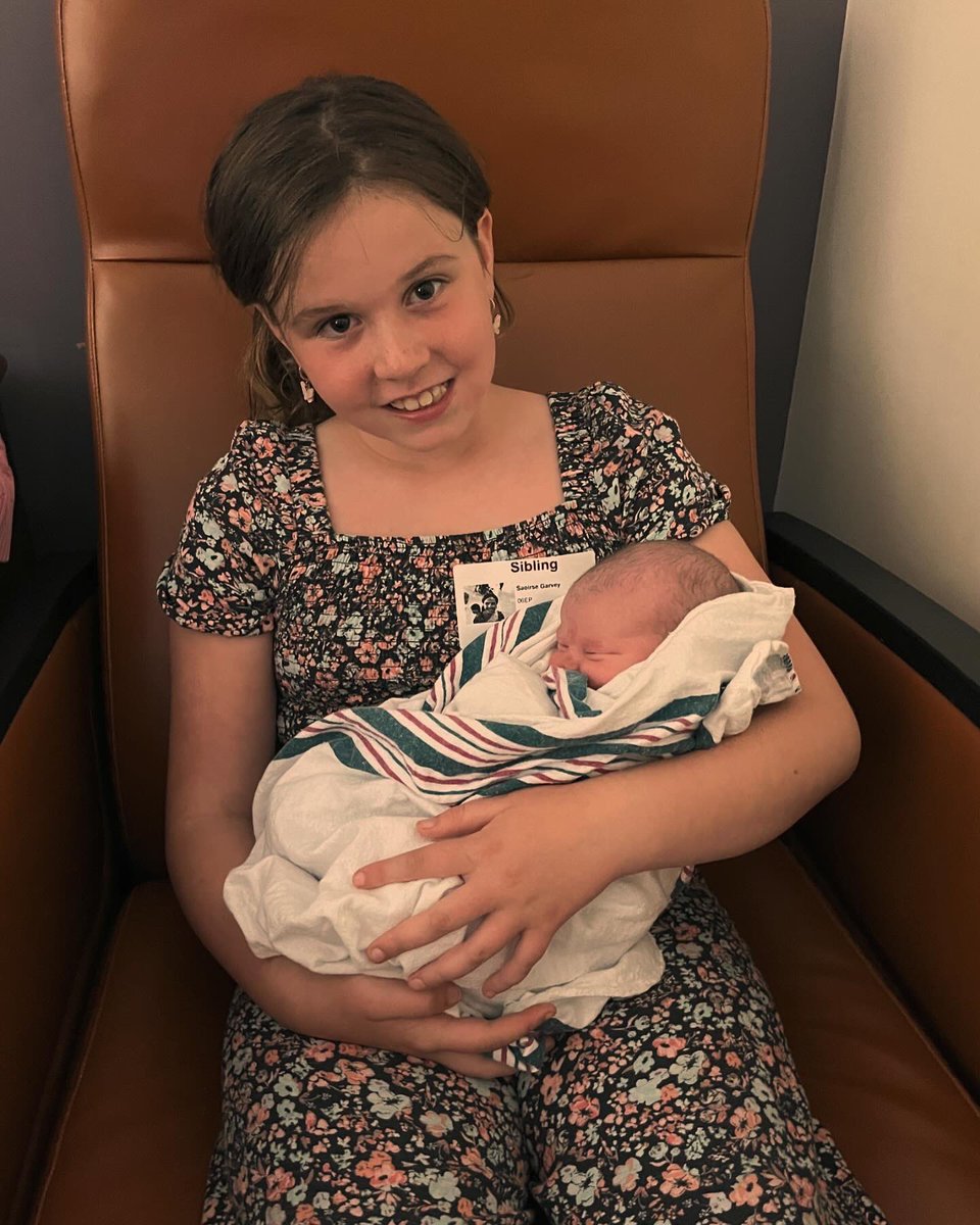 MrsRyanGarvey's tweet photo. She has arrived and is fitting in beautifully with her siblings! ❤️☘️#GarveyGang #SaoírseJane #DoireannJoan #ÚnaJoyce #Tayto https://t.co/tZsP0FoKk3