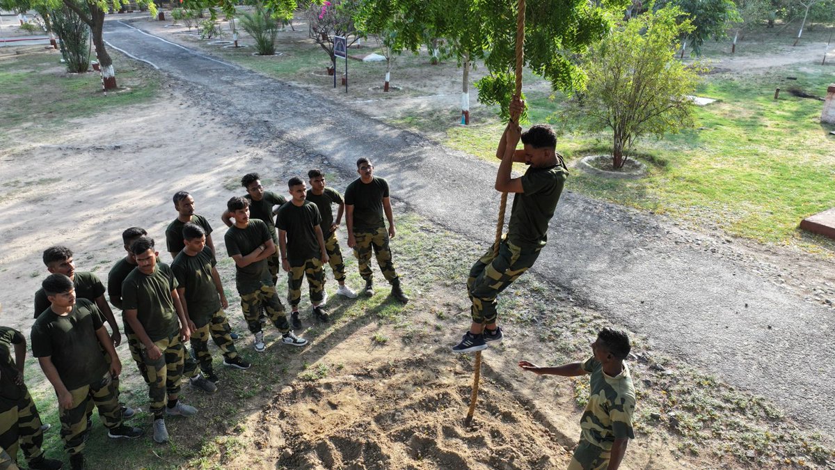 BSF_India's tweet photo. In the series of Boot Camps, BSF organised 5th Boot Camp at Suigam/Nadabet for students of Rashtriya Raksha University, from 24 to 26 May 2024.
These Boot Camps were envisioned by DG BSF, in resonance with the vision of Hon'ble Prime Minister to make villages Vibrant and to encourage youth to visit border areas.
The Boot Camps give youths insight of a Soldier’s life, give them an opportunity to acquire new skills and educate them about our borders.

#JaiHind
#BSFBootCamps