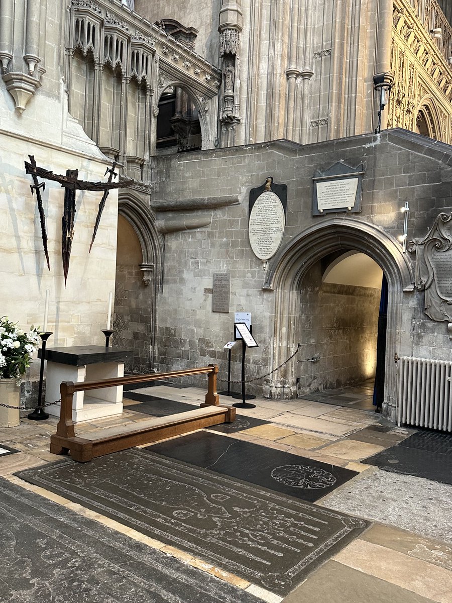 ENortonHistory's tweet image. The place in Canterbury Cathedral where Archbishop Thomas Becket was murdered in 1170 by four knights acting on the apparent orders of Henry II. Following the Reformation, the spot went unmarked until the late 20thC #thomasbecket #stthomasbecket #canterbury #canterburycathedral