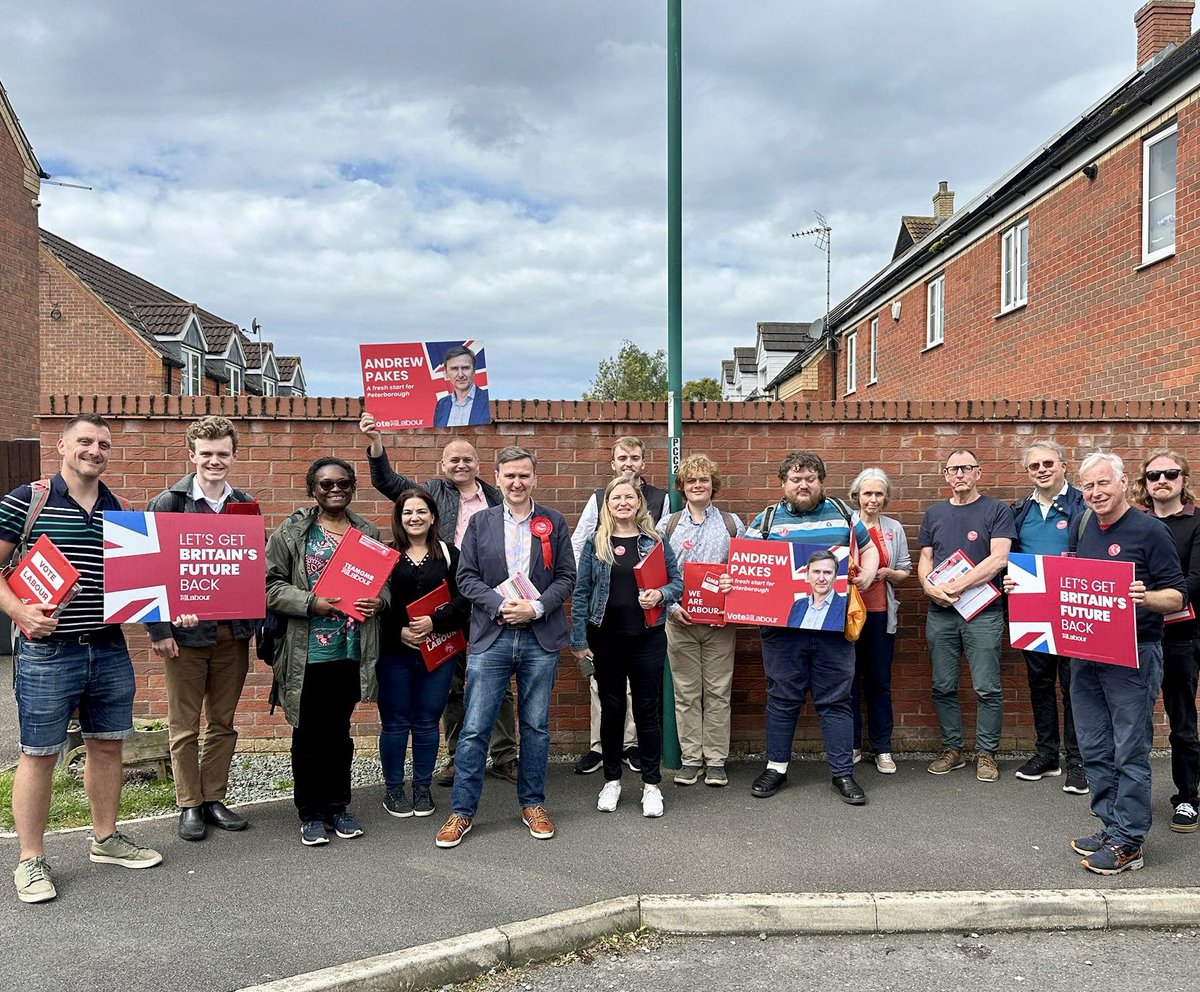 1st Saturday of the General Election and thanks to this bunch for helping in Eye this morning. It is time for change - here and across the country. Together, we can make it happen. #ChangeIsComing