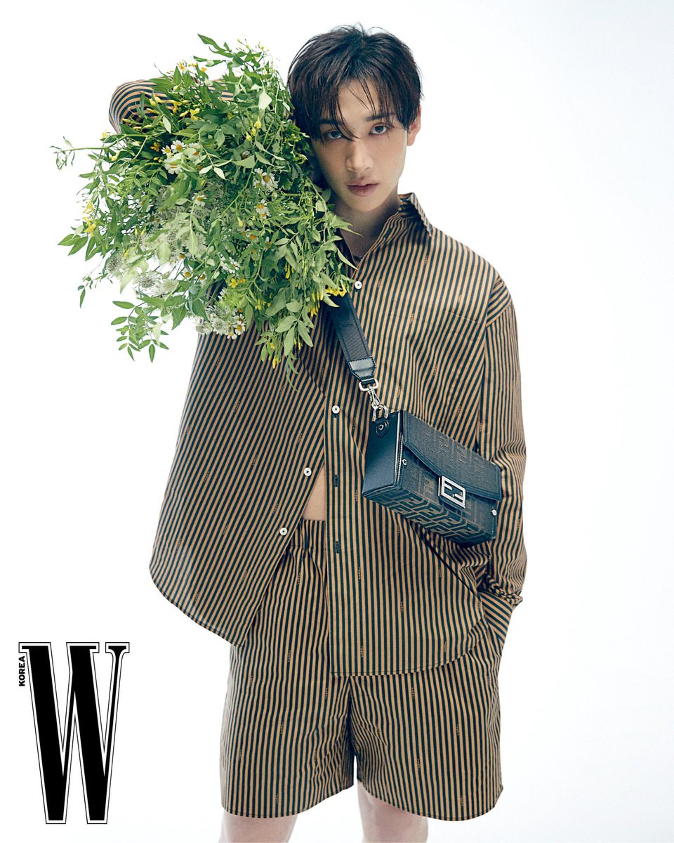 dailychanlixx's tweet photo. BANG CHAN x FENDI x W KOREA

our model 🩷🥹 https://t.co/Uc21hrR7rr