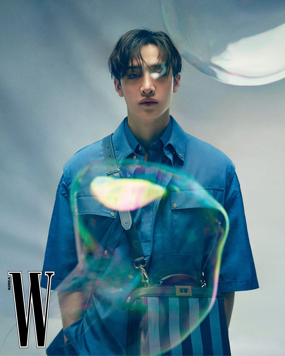 dailychanlixx's tweet photo. BANG CHAN x FENDI x W KOREA

our model 🩷🥹 https://t.co/Uc21hrR7rr