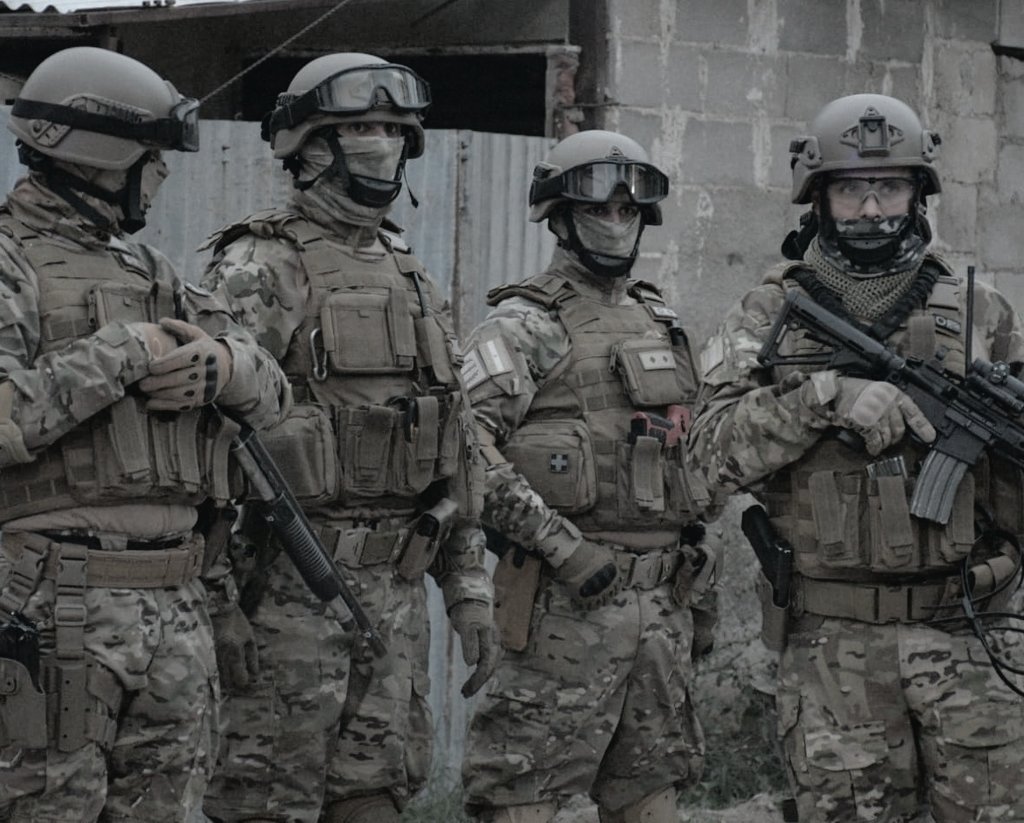 BiondiniCesar's tweet image. El acto de Milei en Córdoba obliga a hacer un nuevo megaoperativo de seguridad. Habrá 5 anillos de protección alrededor del lugar del evento, se movilizará a 750 efectivos provinciales y cientos de agentes federales. El libertario tendrá que salir en helicóptero del aeropuerto…