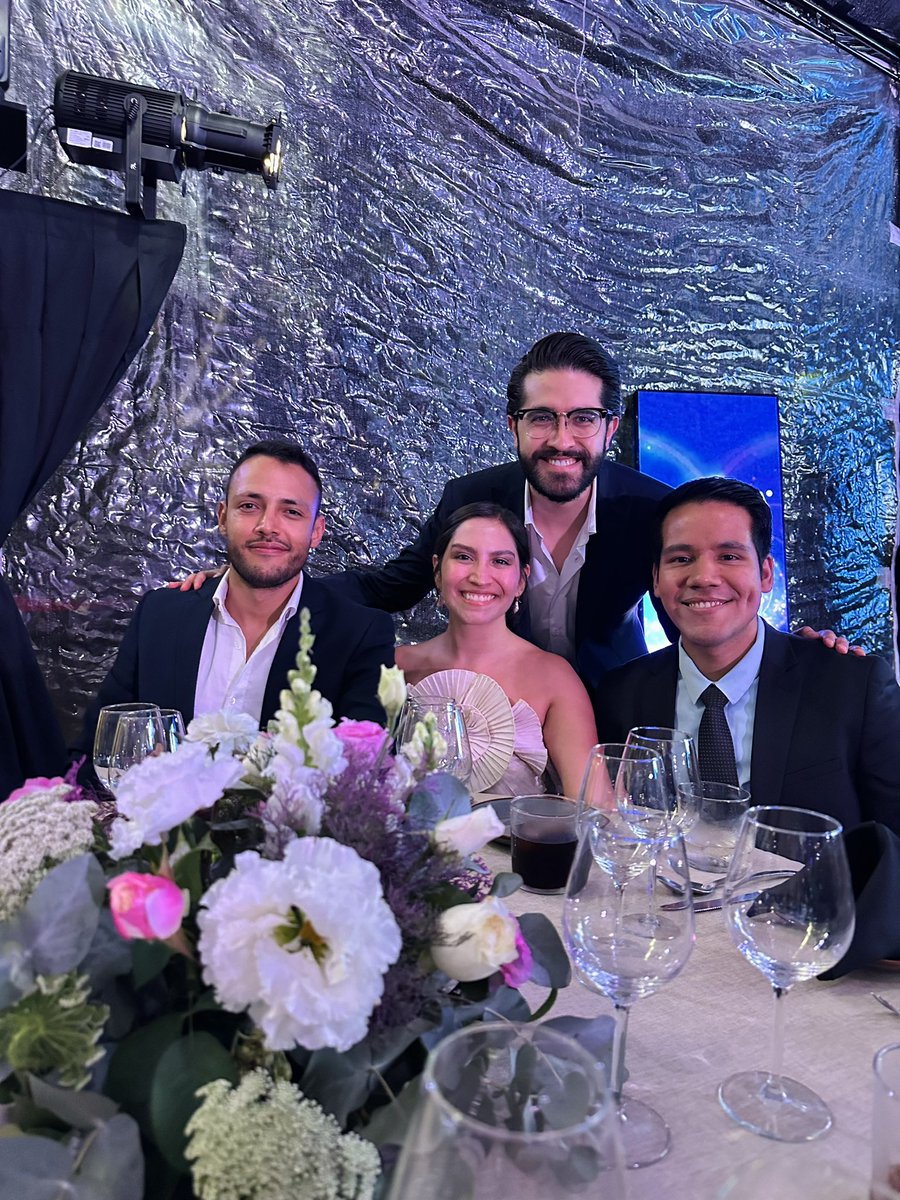 RubenGlzR's tweet photo. Cena de gala @ammr_mx 🤩🙌🏻 #YoConAMMR https://t.co/UiJgLYc3zt