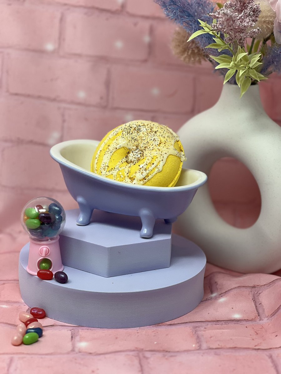 The Bath Bomb Dealer 🧖🏽‍♀️🧖🏻🛀🏽 tweet media