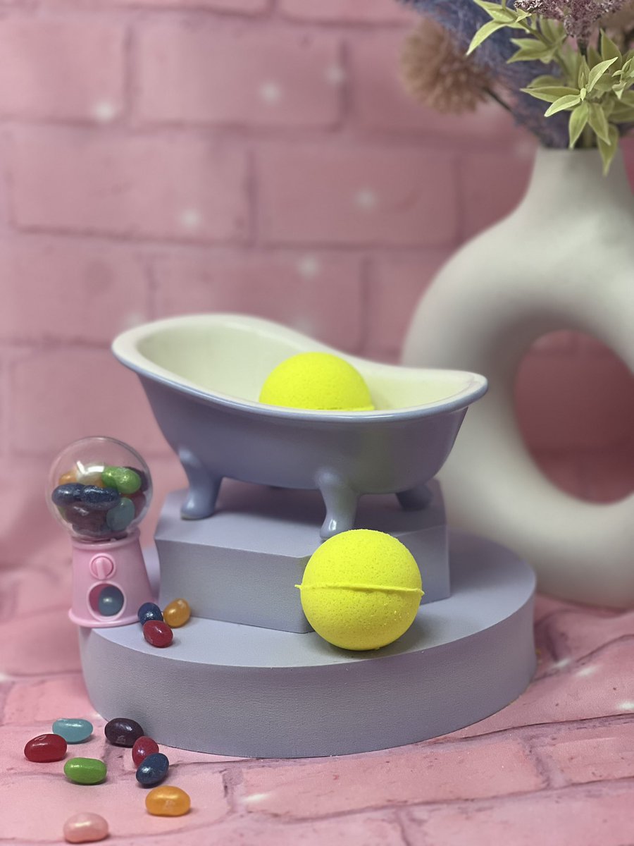 The Bath Bomb Dealer 🧖🏽‍♀️🧖🏻🛀🏽 tweet media