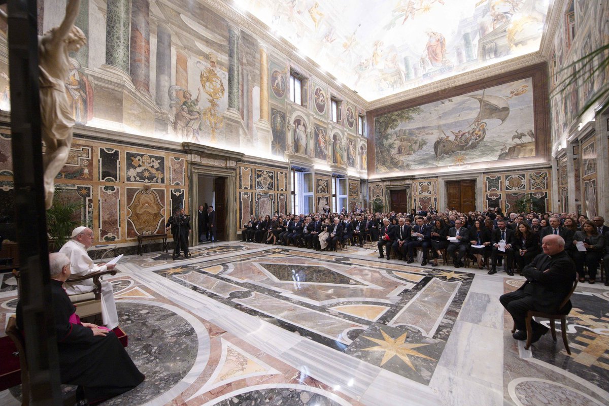 This morning @SOMOSCare @PontAcadLife @PagliaAbp with @Pontifex key world: #care #CommunitySupport #familydoctors #humanity photo: #Vaticanmedia @VaticanIHD @LaityFamilyLife