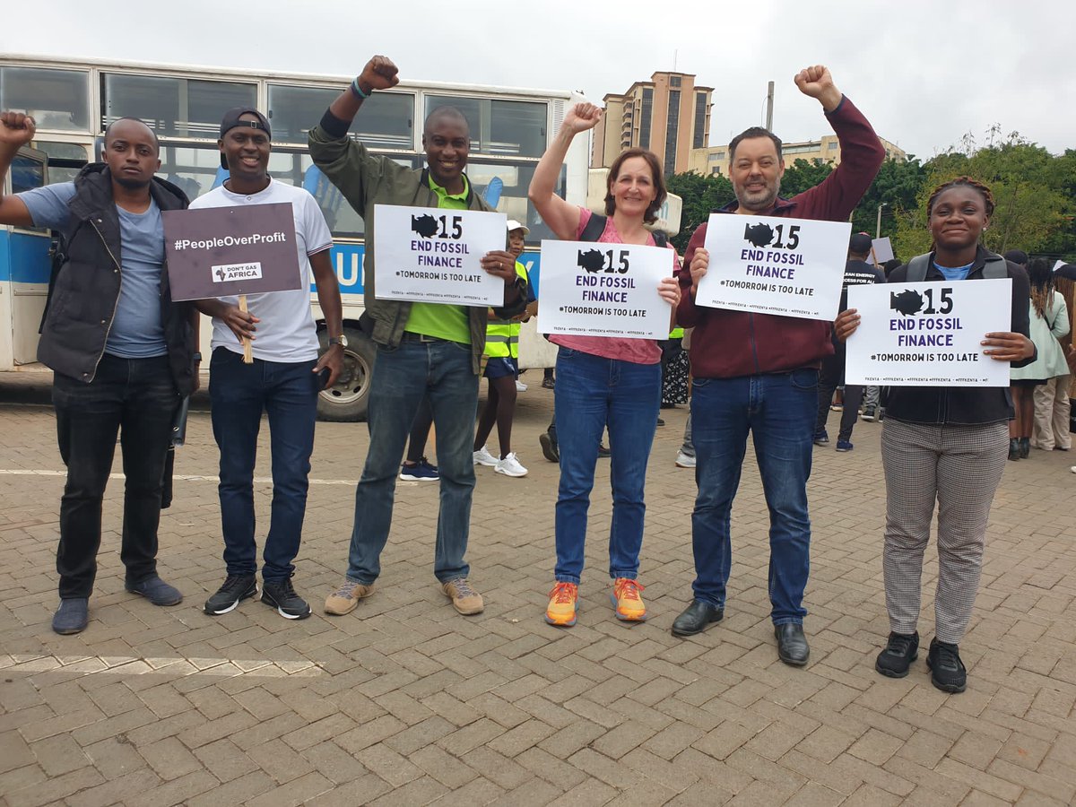 Power Shift Africa, @SYNDGhana and other CSOs join in a March ahead of the @AfDB_Group Annual forum in Nairobi to amplify the need for a shift from Fossil fuels to renewable About 50 people participated in the March voicing out the urgency for countries, stakeholders,