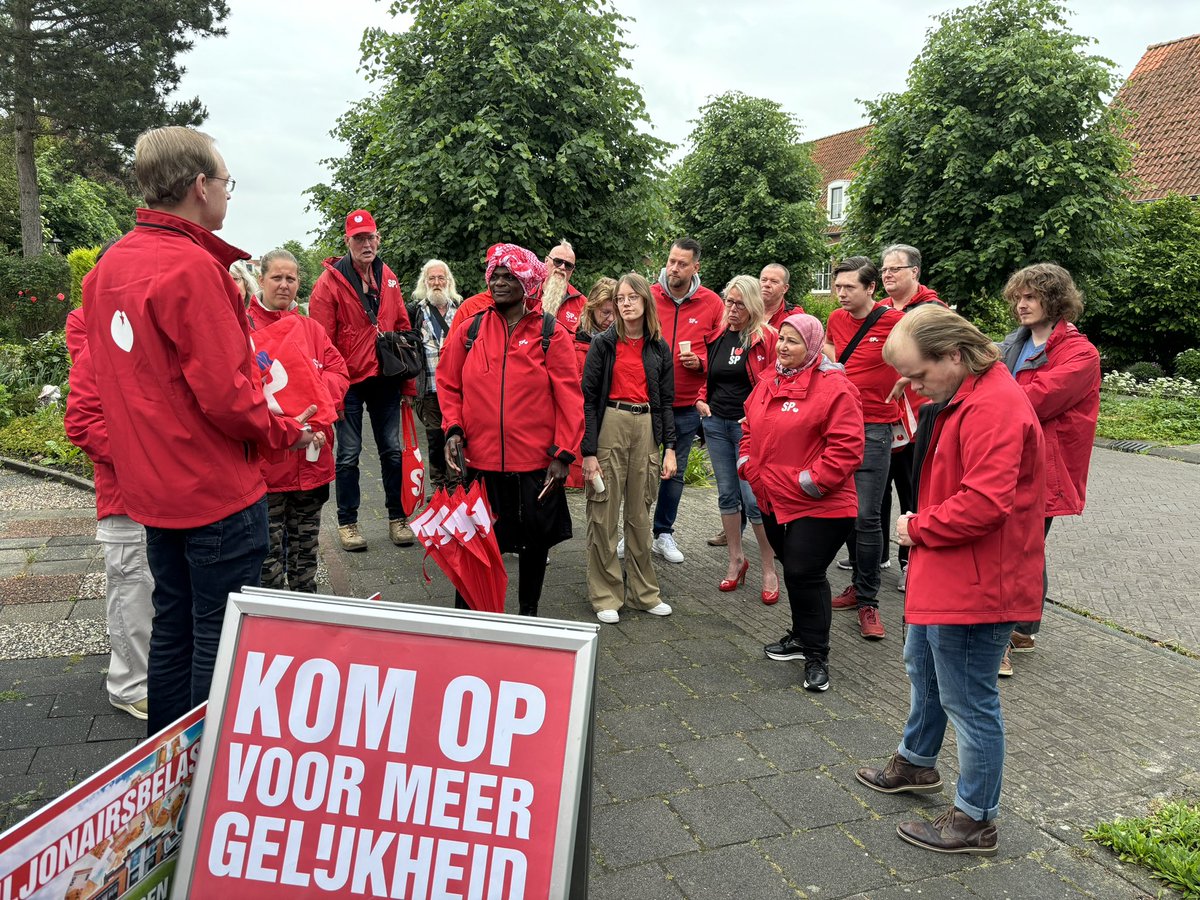 Onze campagne is van start!
Met het mooiste team de straat op vandaag 

Samen komen we op voor een Europa waar niet de winsten, maar de mensen voorop staan 

Kom op voor sociale vooruitgang, meer gelijkheid en meer veiligheid.

Kom op.
Stem 6 juni SP!