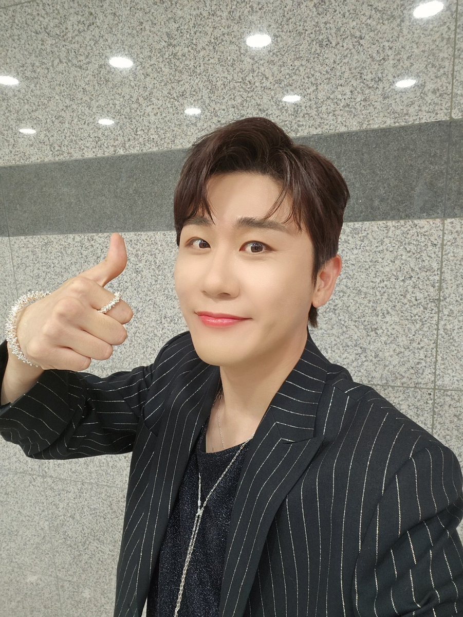 YOUNGTAK_ABYSS's tweet photo. [📸]

영탁앤블루스 최고💙

#영탁 #YOUNGTAK
#영탁앤블루스 #YOUNGTAK_BLUES https://t.co/EI72GLFBol