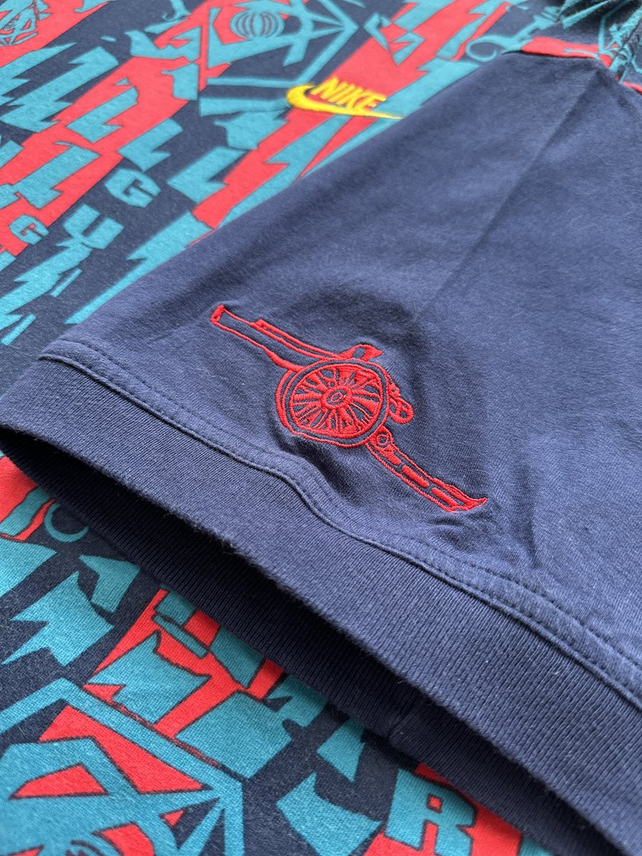 iclarke84's tweet photo. π¨ GRAIL ALERT π¨
The latest addition to my collection is something very very special! ππ
You canβt beat an early 90s #Dramberg training T-shirt
They donβt make them like this anymore!!
#arsenal #shirtcollector #shirtcollection https://t.co/oj5vQruX0a