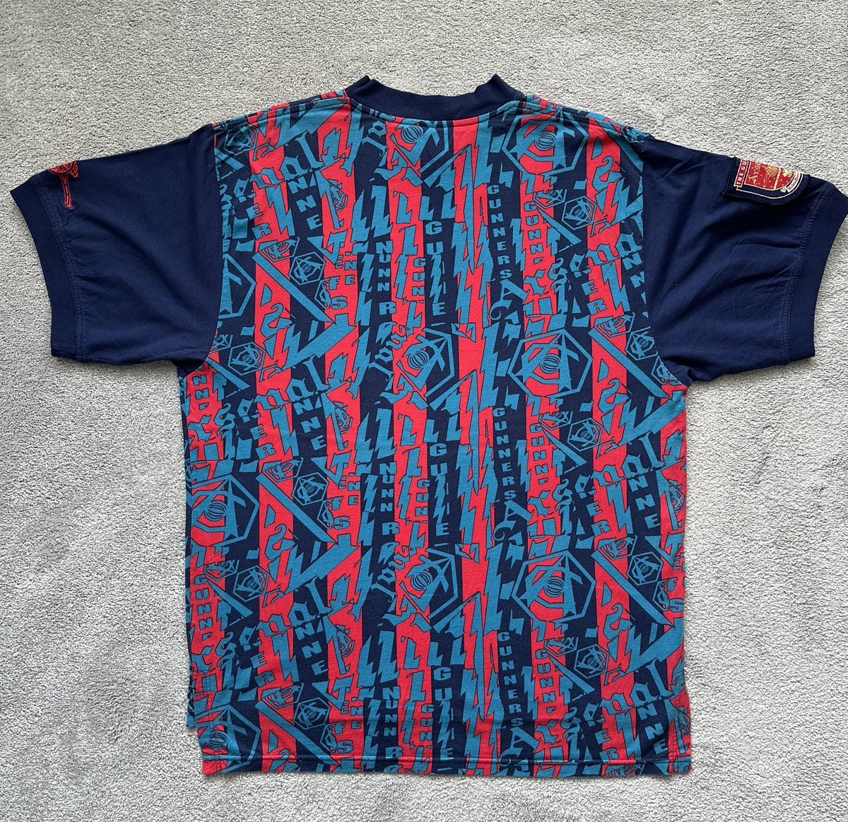 iclarke84's tweet photo. π¨ GRAIL ALERT π¨
The latest addition to my collection is something very very special! ππ
You canβt beat an early 90s #Dramberg training T-shirt
They donβt make them like this anymore!!
#arsenal #shirtcollector #shirtcollection https://t.co/oj5vQruX0a