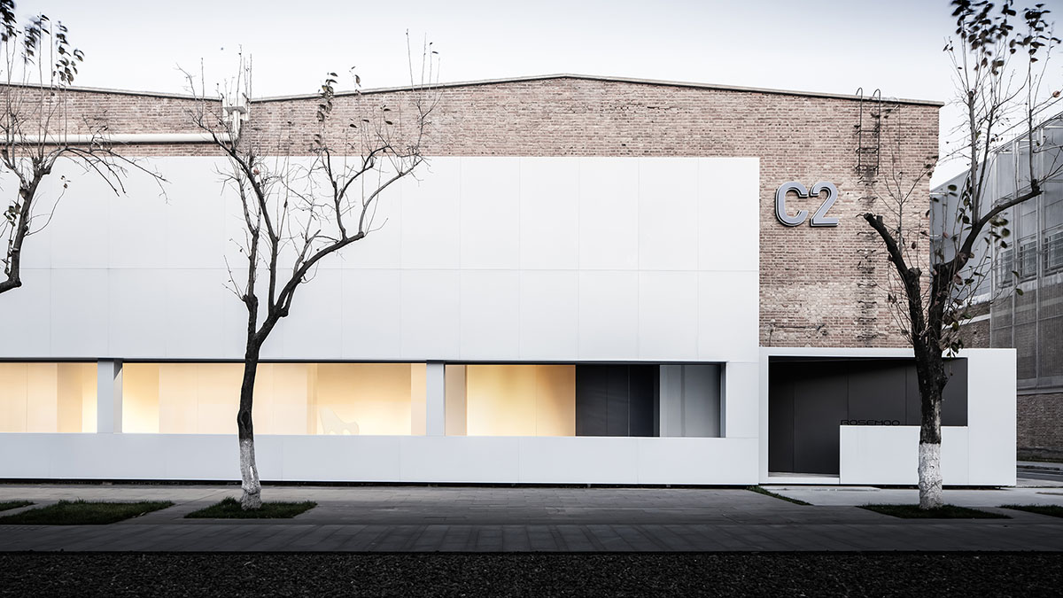 Cun Design completes ROSEMOO Headquarters Office with white linear volume in Beijing: worldarchitecture.org/architecture-n… #beijing #architecture