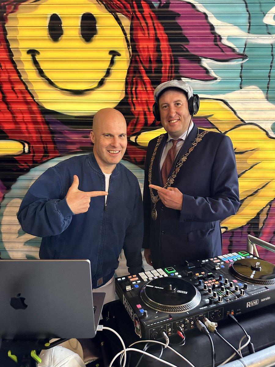 StevieGrainger's tweet photo. In the midst of a great youth culture showcase with @Foroige &amp; @CorkETB at Marina Market we’ve got some great music &amp; arts activity till 5 @cllrkmac @corkcitycouncil 🤟🏼 https://t.co/VTZcv5mcea