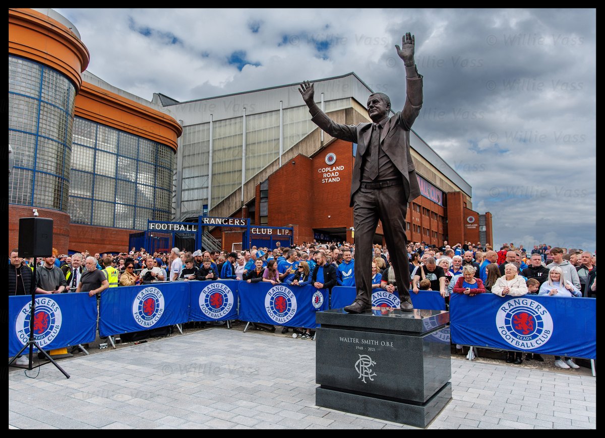 Walter Smith immortalised at Ibrox Stadium with his farewell salute as manager from 2011.
