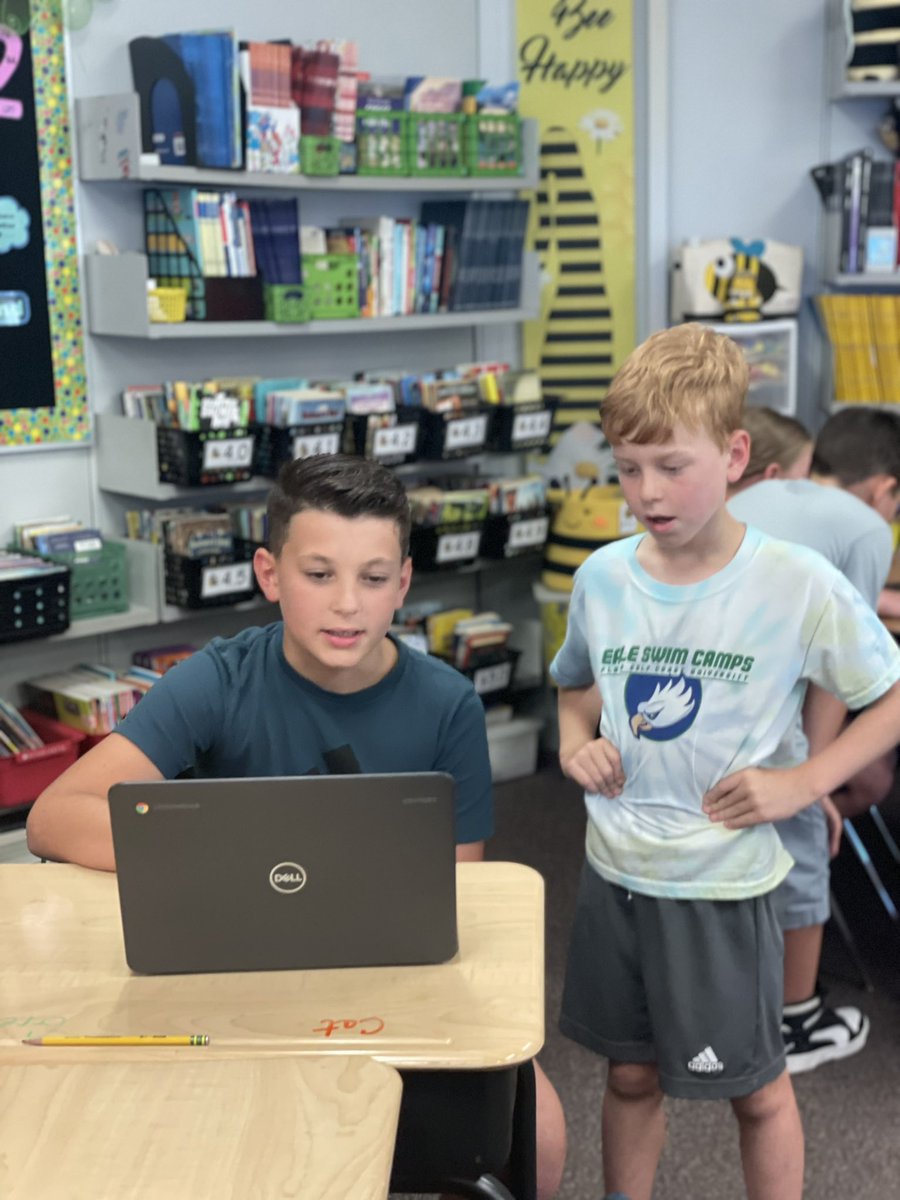 Gateway_Gators's tweet image. #GatewayGators🐊 4th grade scholars presenting their biography research 🧐 PowerPoints. #avid #LeeSchools