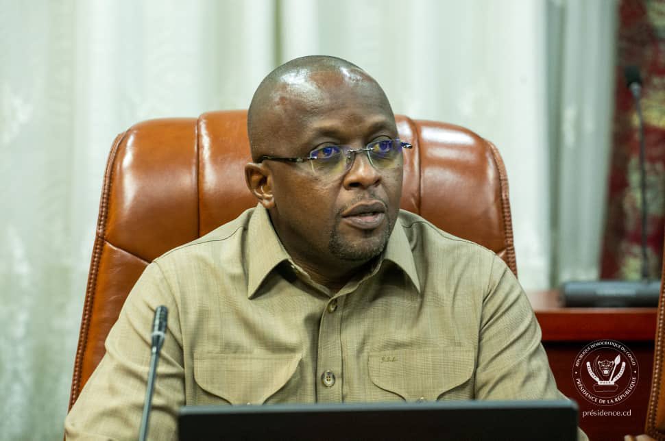 josue_mufula's tweet photo. Excellence, cher aîné et digne frère de MASISI @shabani_lukoo , bonne chance à vous aux sénatoriales Nord-Kivu. Soutien total, car notre Territoire et toute la Province longtemps meurtris ont besoin de ses fils et filles déterminés à batailler pour la paix et le dvlpt durables. https://t.co/IMhWFIqxfb