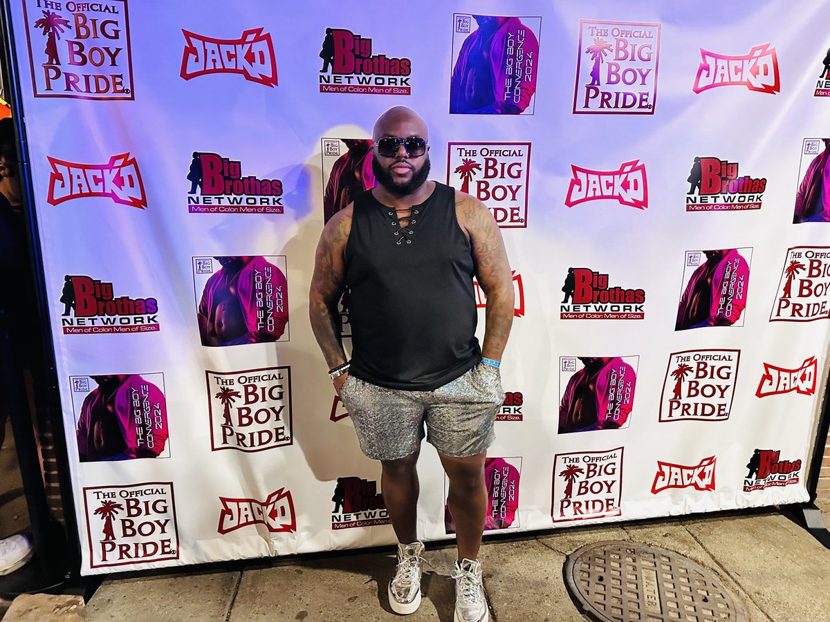 _BlkPapiChulo's tweet photo. We had a @jackd good time at the @BigBoyPride event here in DC for #DCBlackPride2024‼️ 💪🏾💙🐻🏳️‍🌈 #HappyDCBlackPride #MyPrideAndJoy #ImOutside #DC #MemorialDayWeekend #ItsPride #Pride https://t.co/agIHR2KKEU