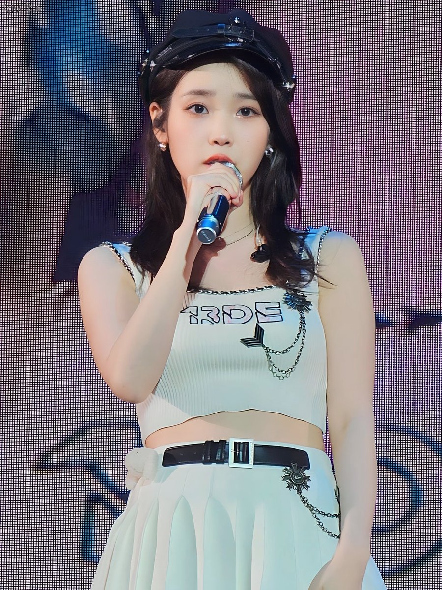 wyjc516's tweet photo. 홍콩콘 Day 1 Outfit 2
#IU #아이유 #IU_WORLD_TOUR #HEREH_WORLD_TOUR #HEREH_WORLD_TOUR_IN_HONGKONG https://t.co/psPNnGPCXD