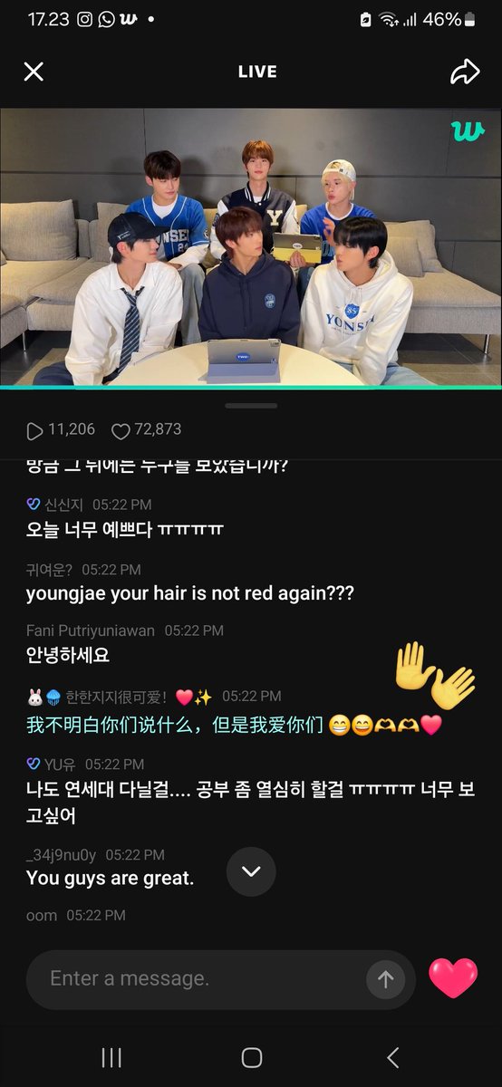 xgladyz's tweet photo. PLISS BILANG IYA KALO HANJIN TUH NOTICE AKUU 😭😭🫵

Kronologi: AKU CHAT GITU DI LIVE MEREKA TDI &amp; DI WAKTU ITU I'M THE ONLY ONE CHAT IN MANDARIN, TERUS TIBA-TIBA HANJIN KETAWA SETELAH LIHAT IPADNYA (yg mana pasti baca chat) TERUS WAKTUNYA COCOK CUUYY (next) https://t.co/2XhBZQFsmk
