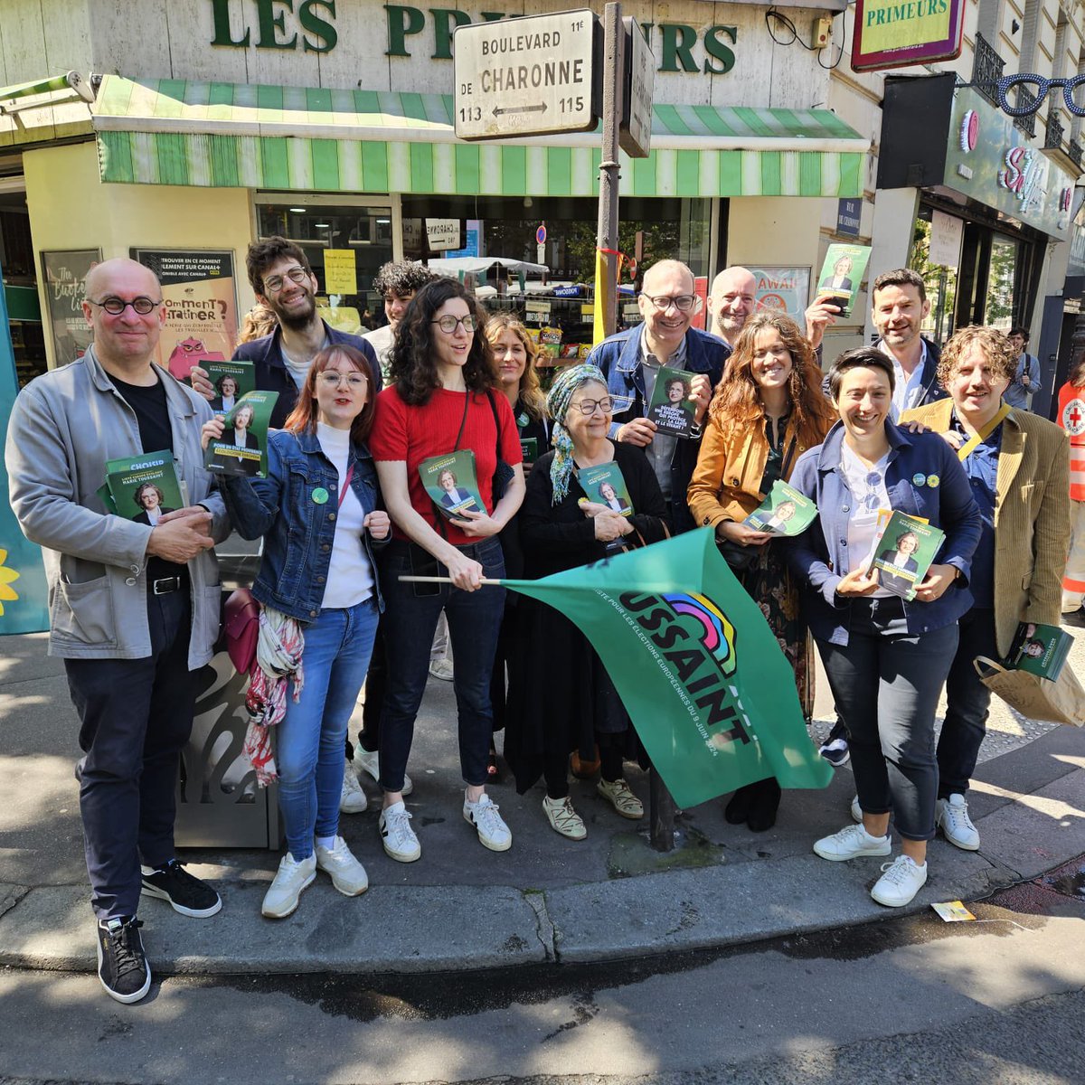 Ce matin au marché, mobilisé-es pour l’écologie aux élections #européennes avec @DavidCormand @floraghebali #ecologistes #MarieToussaint