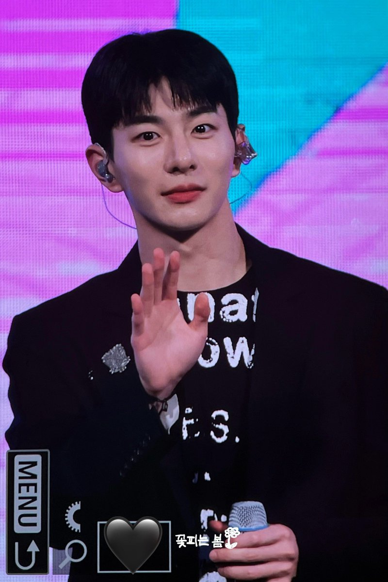 _bloomingspring's tweet photo. 250525 천안 컬투쇼

오랜마니야🥺

#GoldenChild #골든차일드 #최보민 #보민 #ChoiBoMin #BoMin #ボミン https://t.co/A6Ddy1eWp3