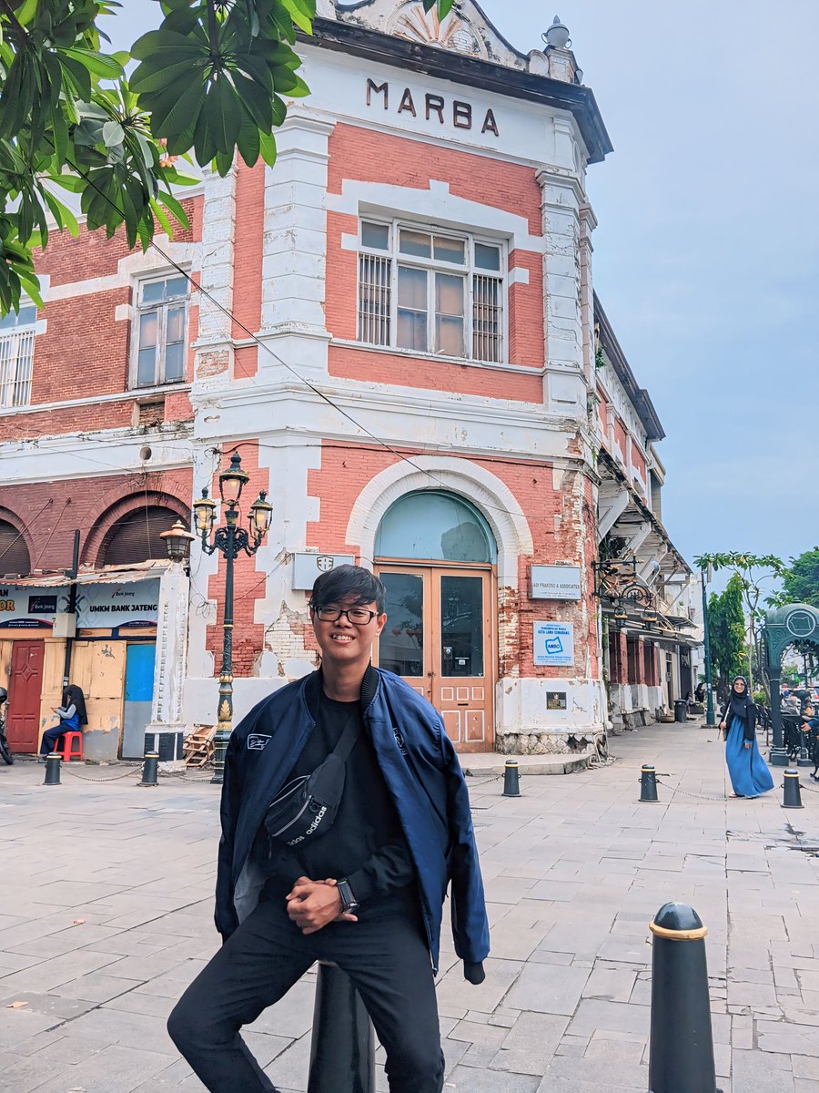 Reza👽 tweet media