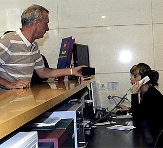 Estimados BartoRosellistas, no vengais ahora a dar lecciones de como tratar a loa ídolos del Barça..taparos un poco.