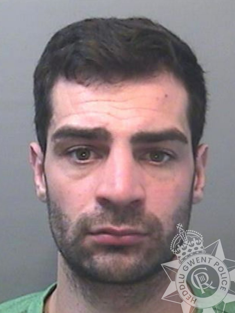 ❗ We’re appealing to locate Josh Overall, 32, who failed to return to HMP Prescoed on Friday 24 May. We ask you not to approach him and to call us on 101, or DM us on social media, quoting 2400170625 if you have any information. Read more here 🔗 orlo.uk/Have_you_seen_…